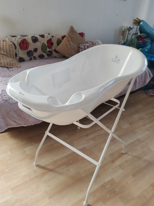 Vând cădiță bebe cu suport metalic