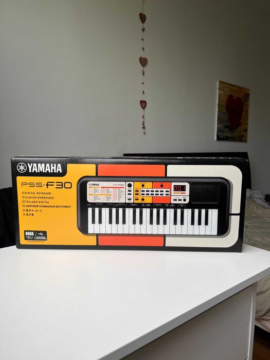 Компактный синтезатор Yamaha PSS-F30