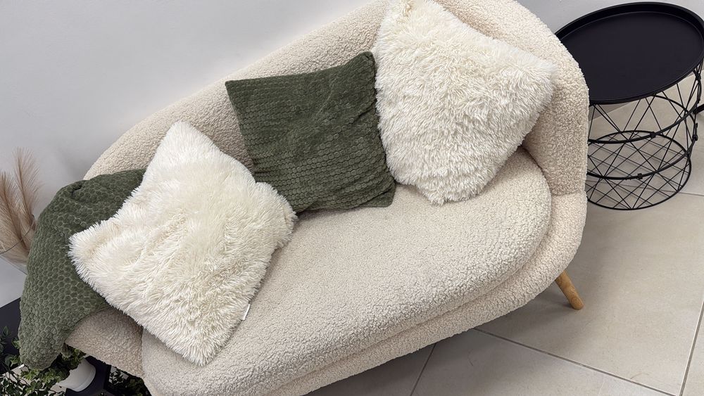 двуседалков диван – отлично състоян