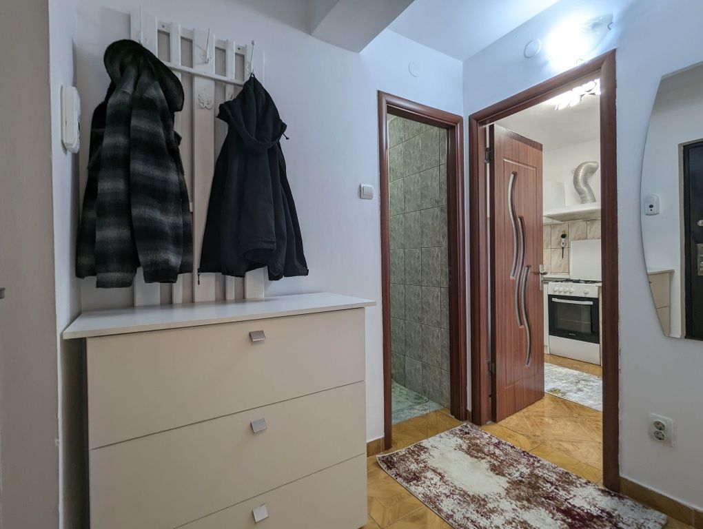 Apartament două camere decomandate zona Nordic