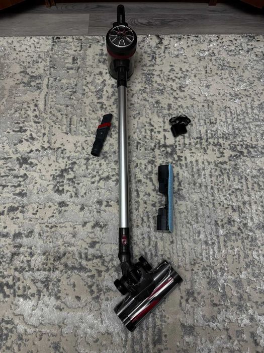 Пылесос вертикальный