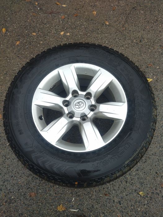 Шины зимние шипованные с дисками 4 шт, Прадо 150