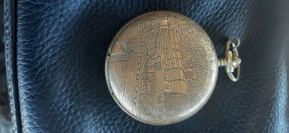 Продам Часы антиквариат