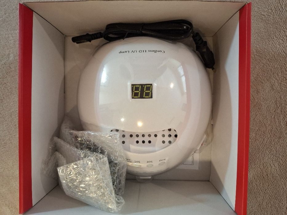 Професионален сет за маникюр-електрическа пила,лампа,прахоуловител