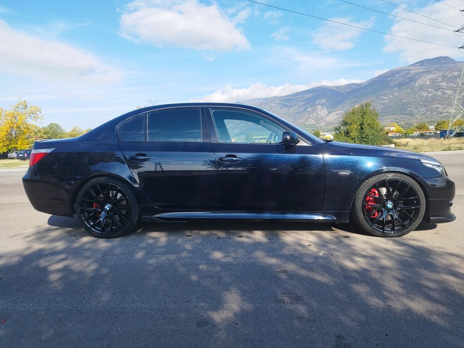 Продавам БМВ 550и Е60