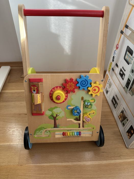 Дървена интерактивна проходилка тип walker