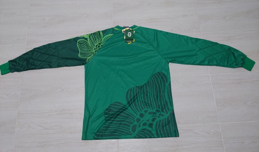 Bluză sport Erreà verde cu mânecă lungă – Mărimea L