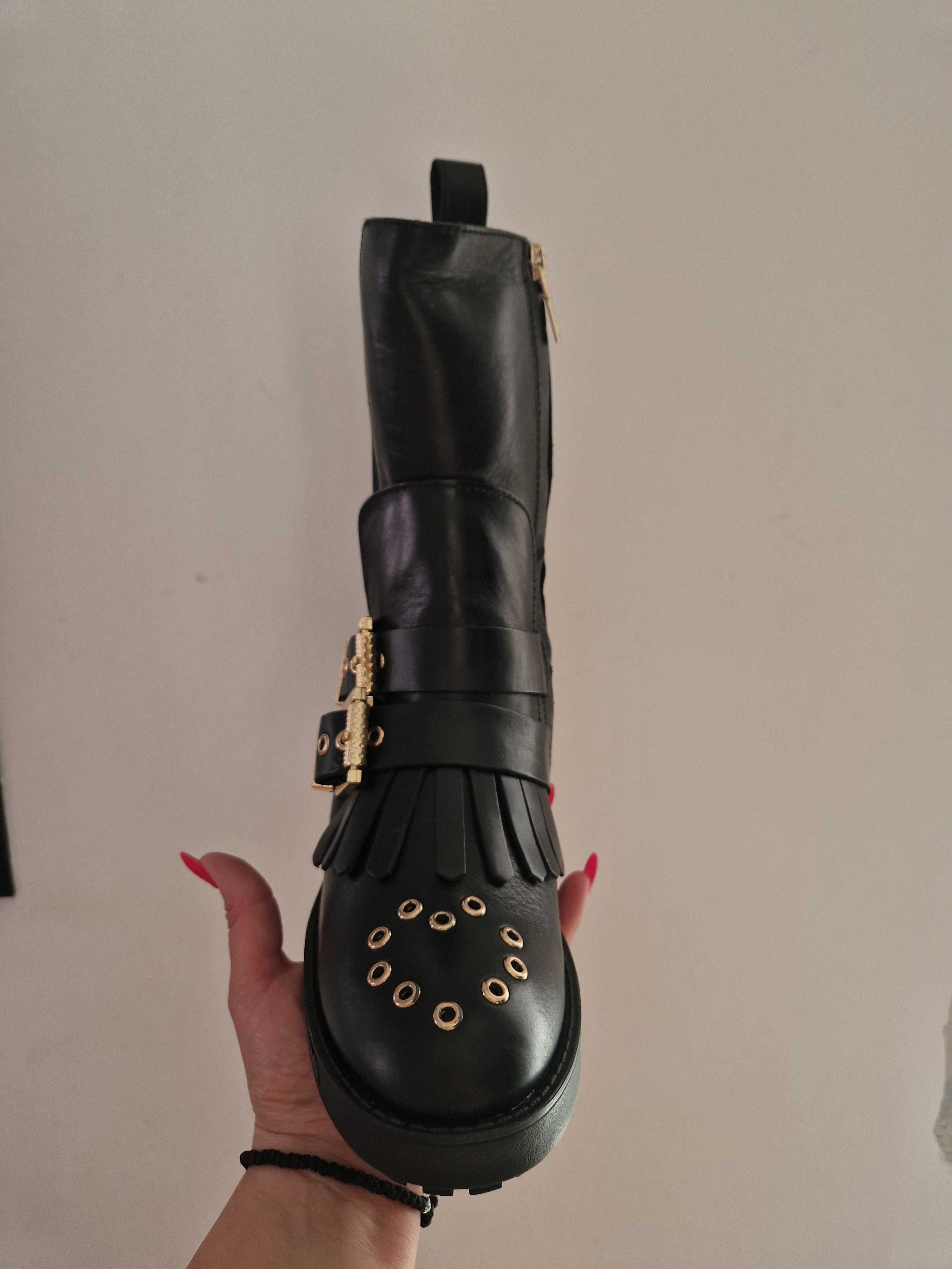 Зимни боти Moschino