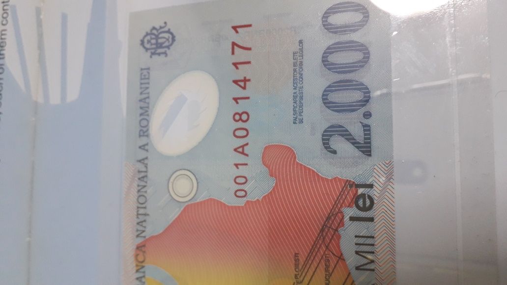 Bancnota 2000 lei seria 001A0...