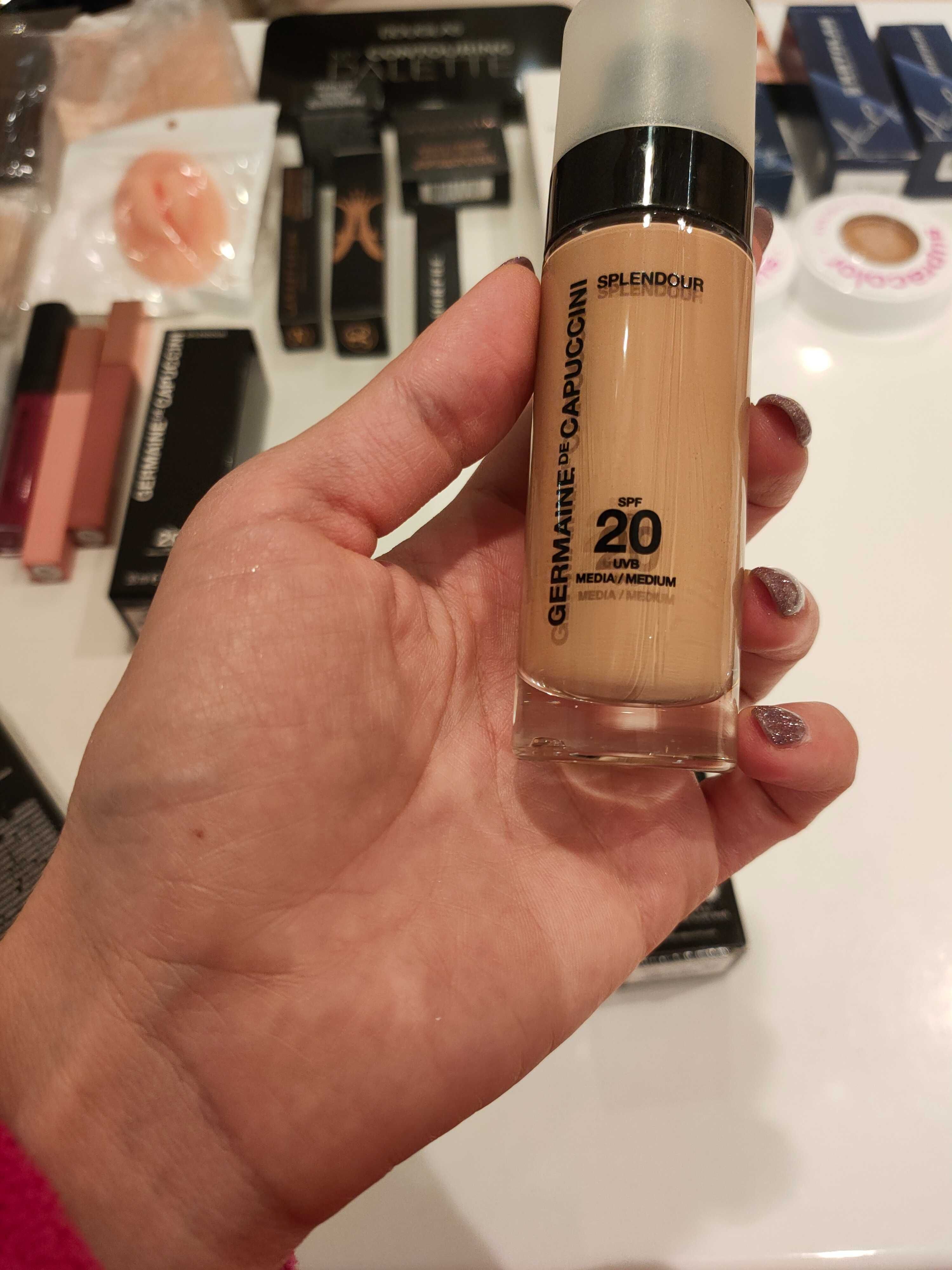 Фон дьо тени Germaine de Capuccini