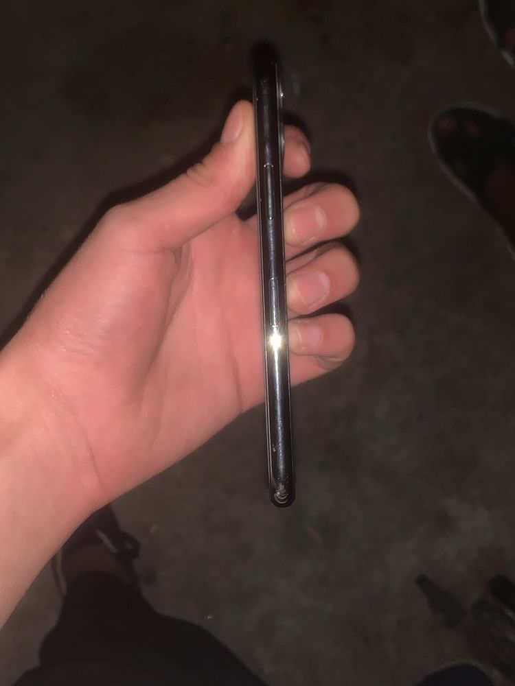 Iphone 11 pro kar dok bor