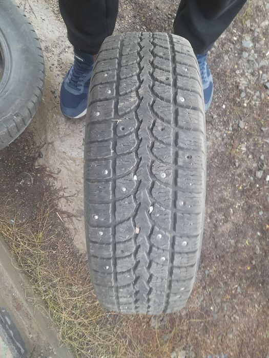 Продам покрышки, резины,шины зимние с шипами