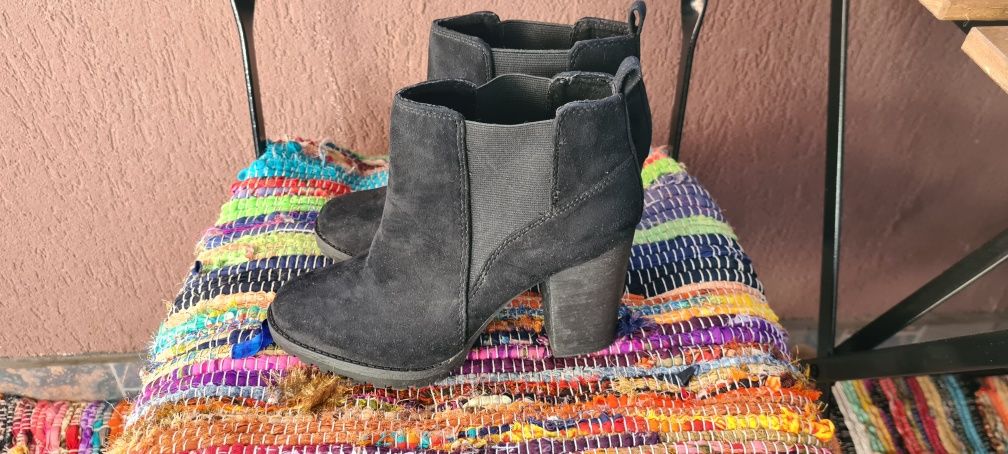 Ghetute / botine Bershka 36