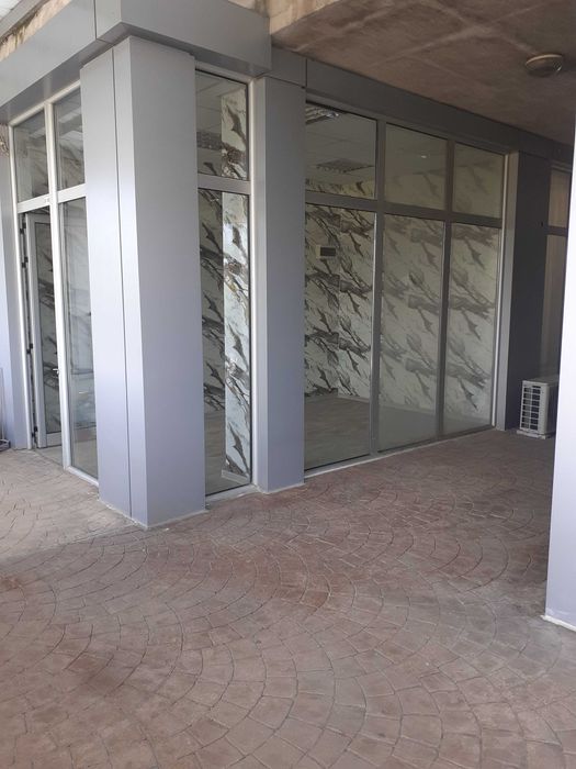 Магазин под наем, подходящ и за офис