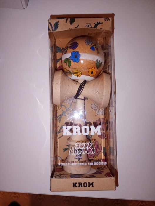 Krom Kendama x Jodi Barton Flowers