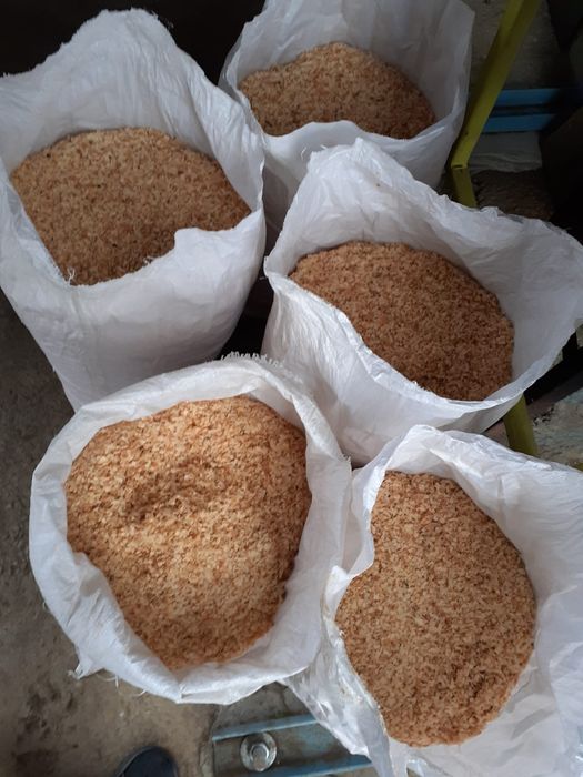 Rumeguș de fag uscat pentru afumat trimit și în țară minim 2 saci