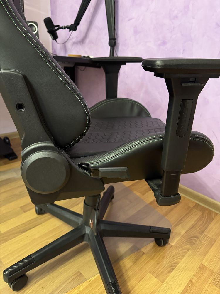 Геймърски стол Razer Legend Type Z Edition