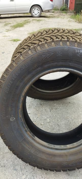 Продам шины новые зимние , шипованные
