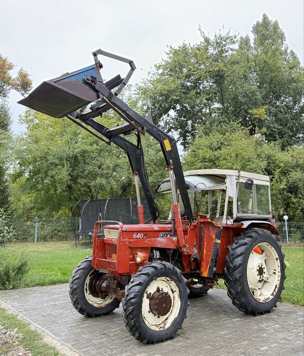 Tractor Fiat 640 DTC 4x4 central cu încărcător frontal, import recent