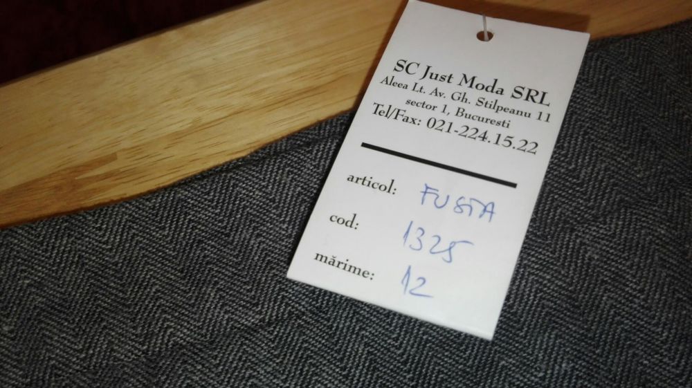 Fusta noua cu eticheta