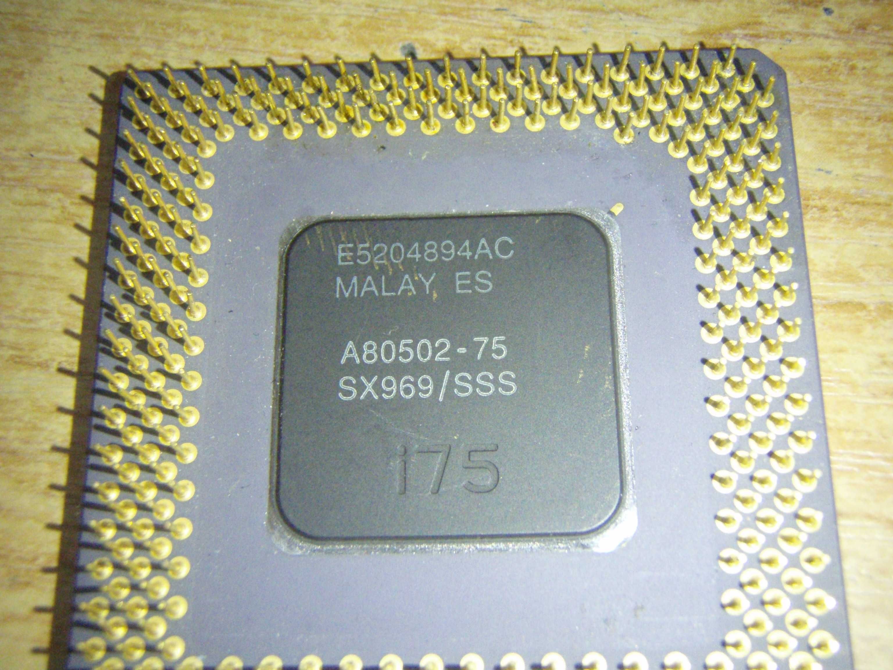 Procesor intel Pentium 75 A80502-75 SX969, colectie sau recuperare aur