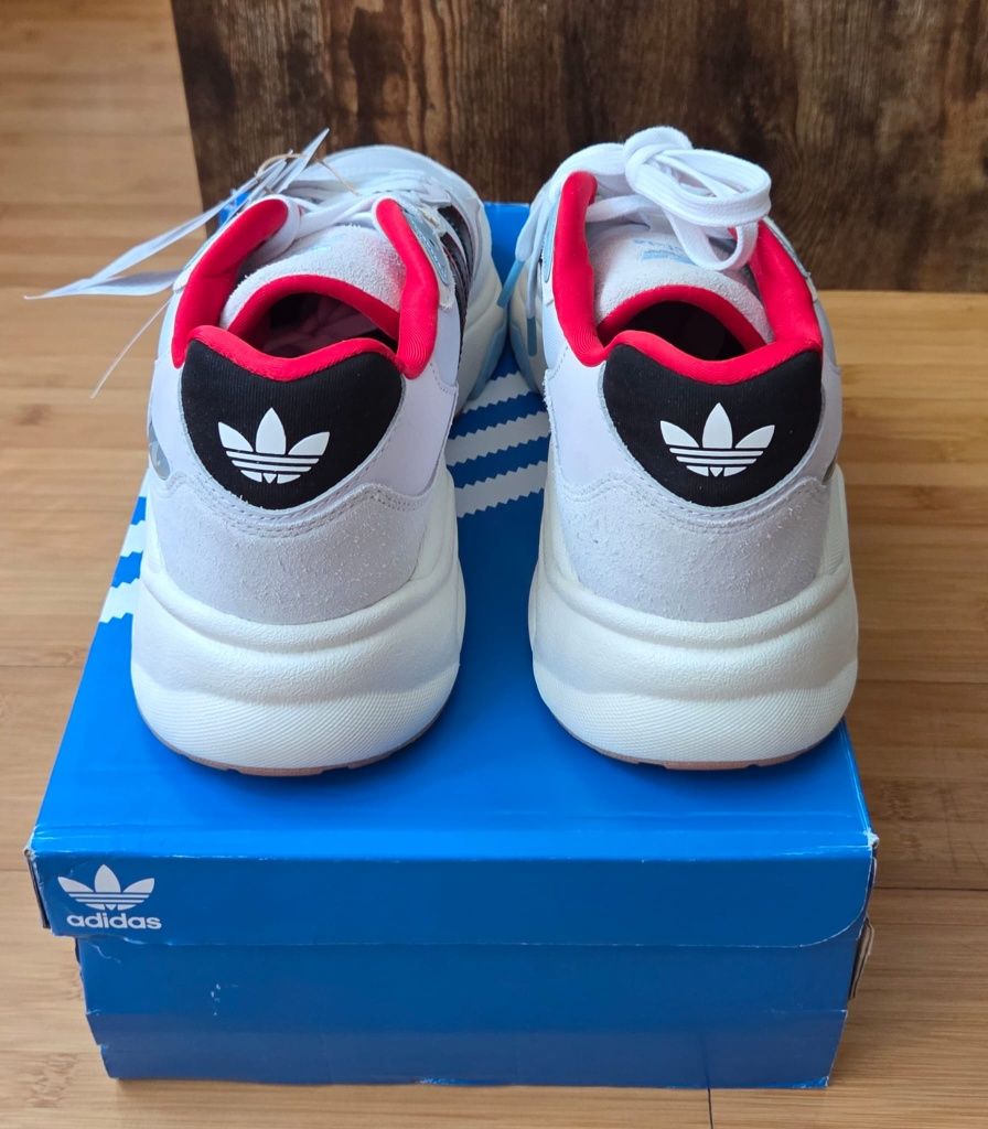 Adidas/Nu Nike, Under Armour, New Balance, Puma, Reebok