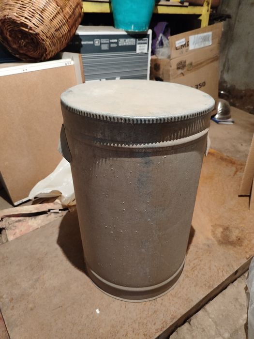 Продам ёмкость с объемом 25 л.