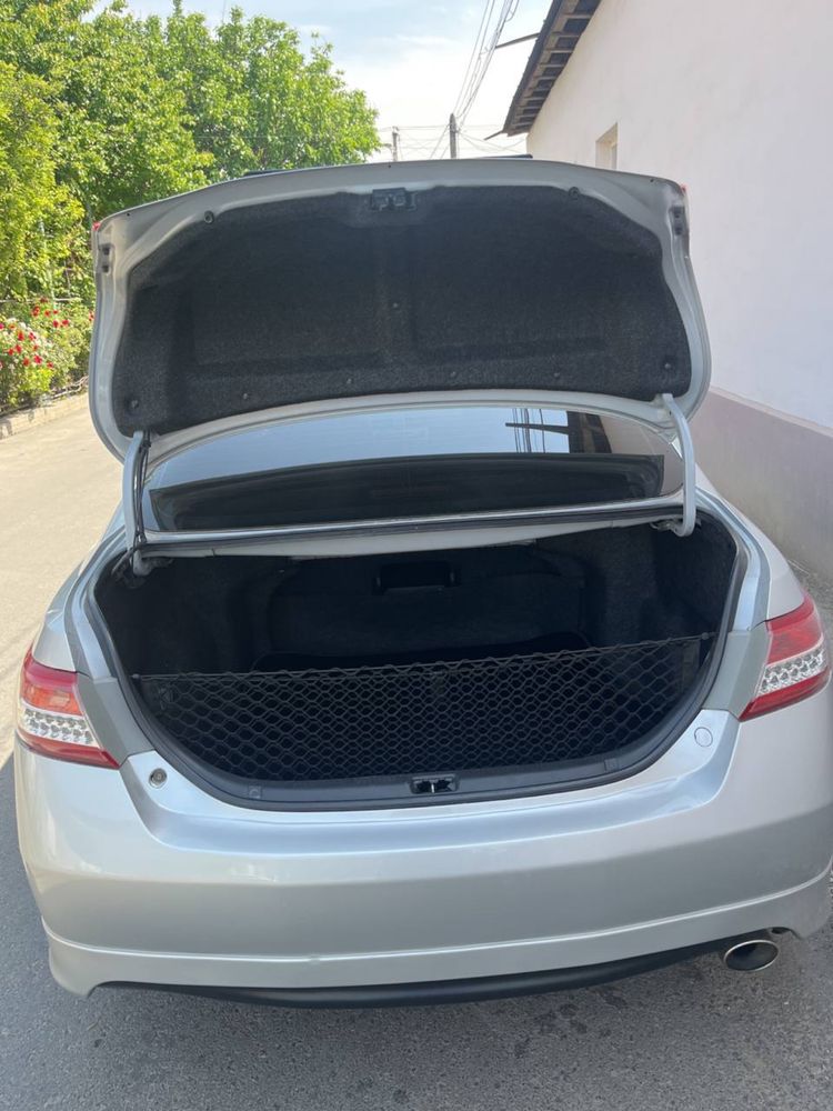 tayota camry ideal holatta qarap haydalgan