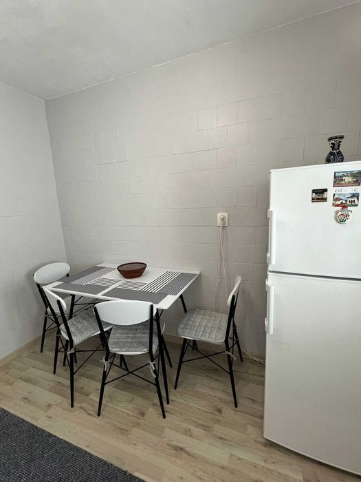 Inchiriez apartament 2 camere decomandate - centru