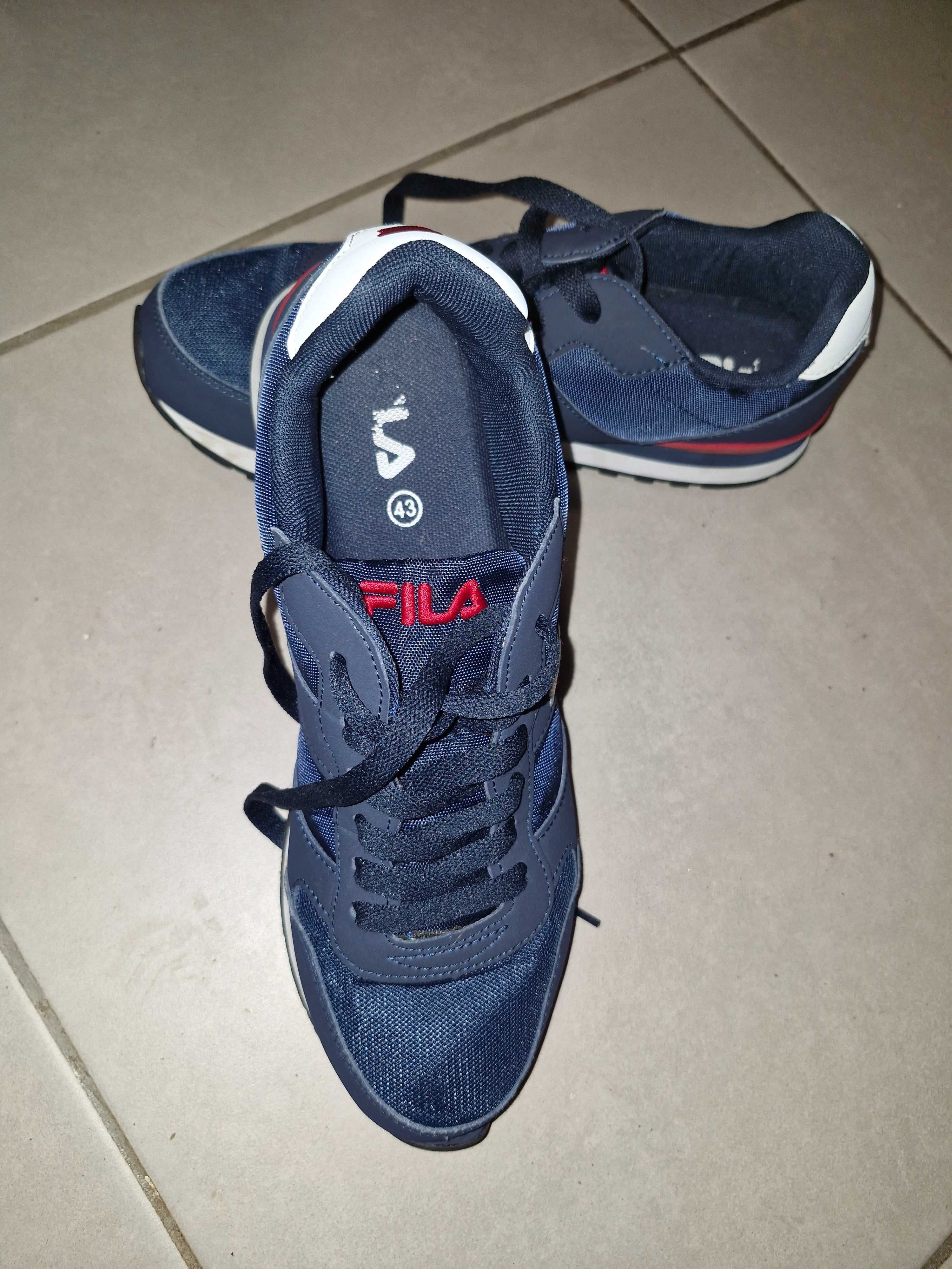 Adidasi FILA marime 43