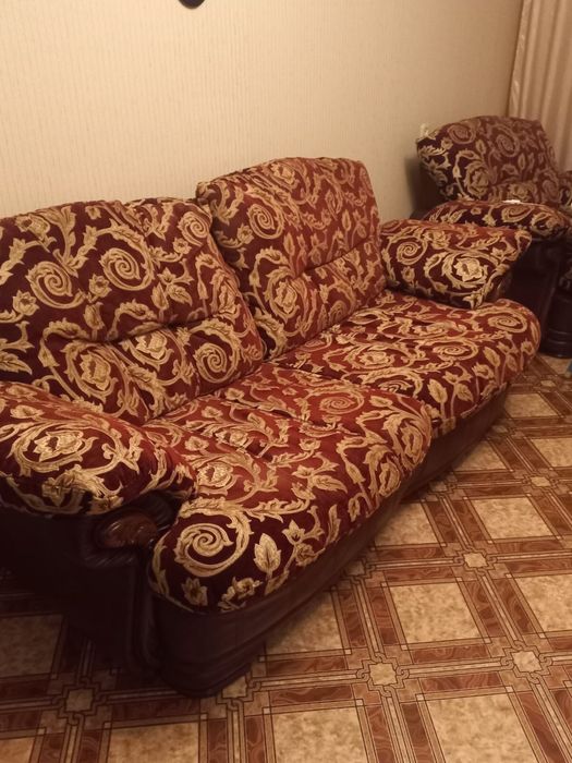 Мягкий уголок производитель Тинькоф. В отличном состоянии.