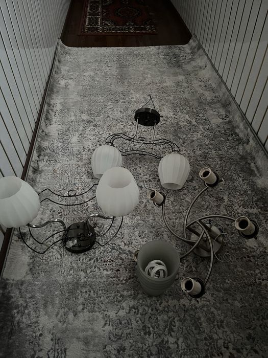 Продам люстры 3 штуки