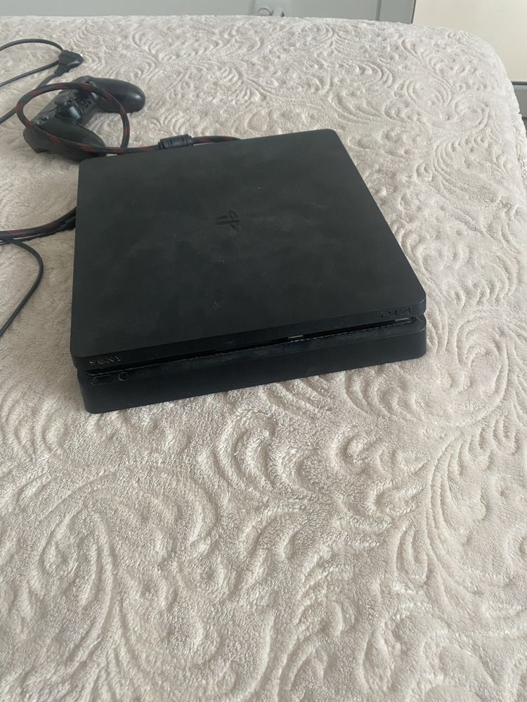 Playstation 4 slim 1 tb