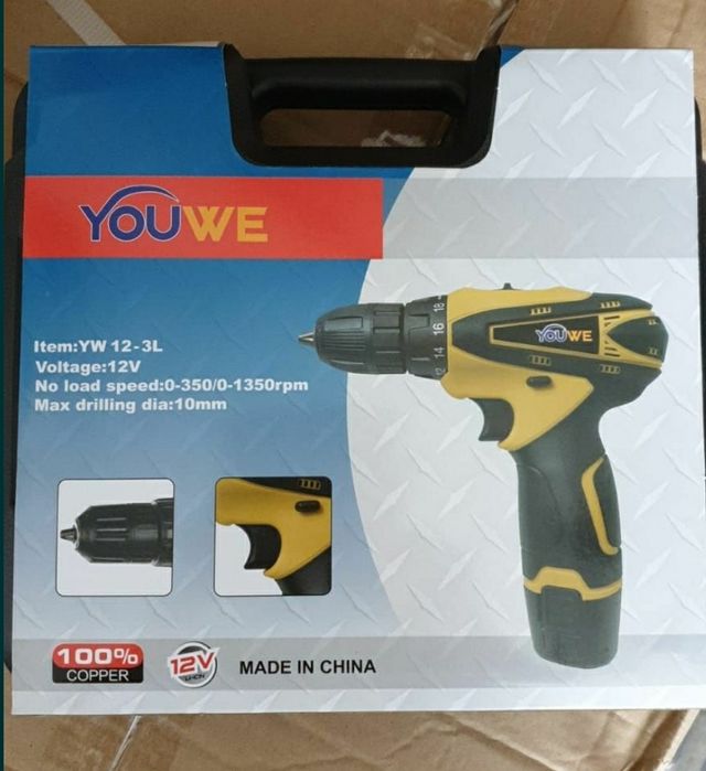 Mașină de găurit cu acumulator si accesorii