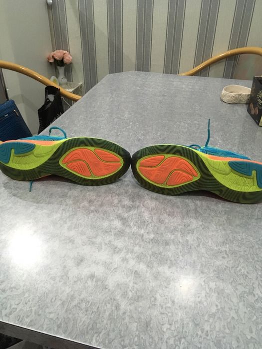 Vand Asics 40,5 pentru alergare