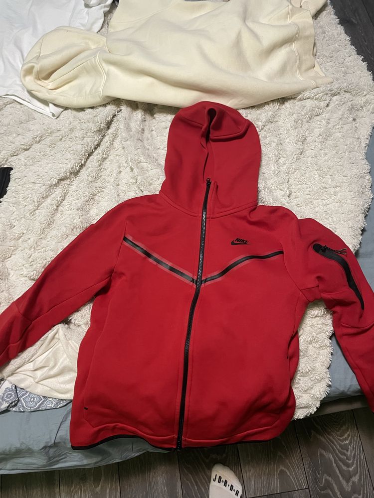 Hanorac Nike Tech Fleece (old season)