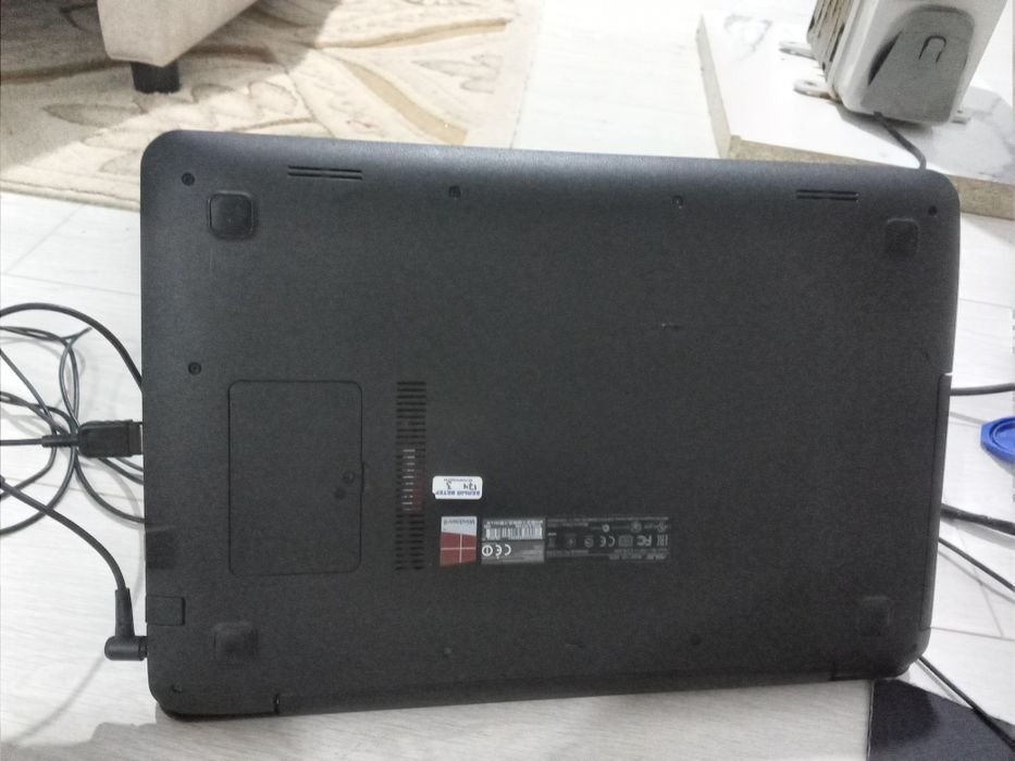 Asus ноутбук  хороший состояние через вайфая кино смотреть можно