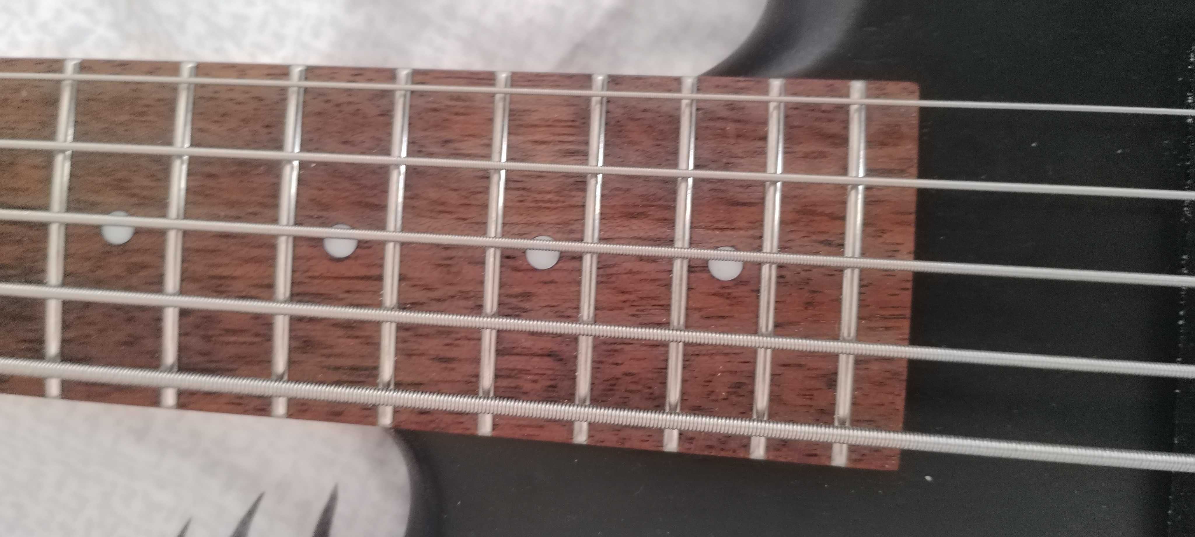 5 струнен бас Ibanez GIO GSR205B
