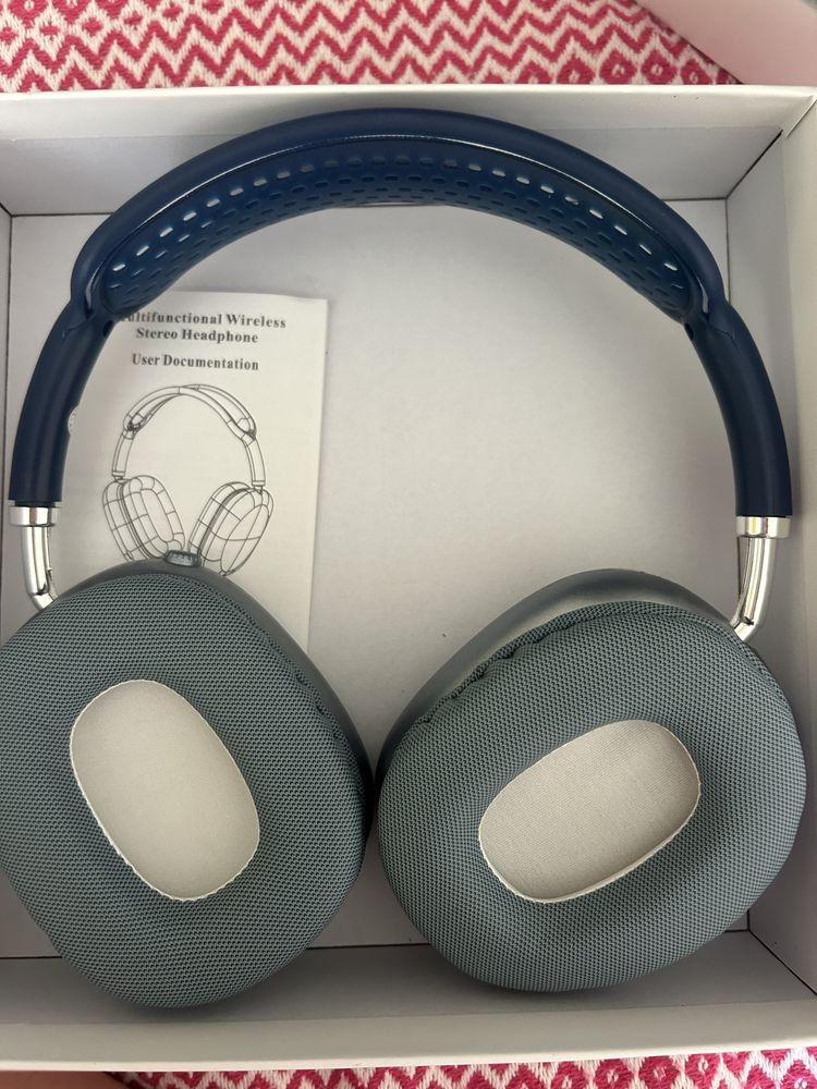Нашуники Airpods Max в голубом цвете