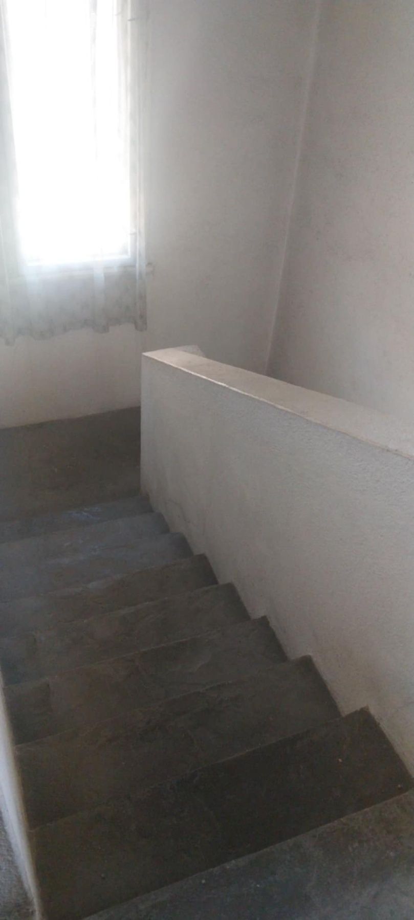Продаваме етаж от къща в град  Панагюрище