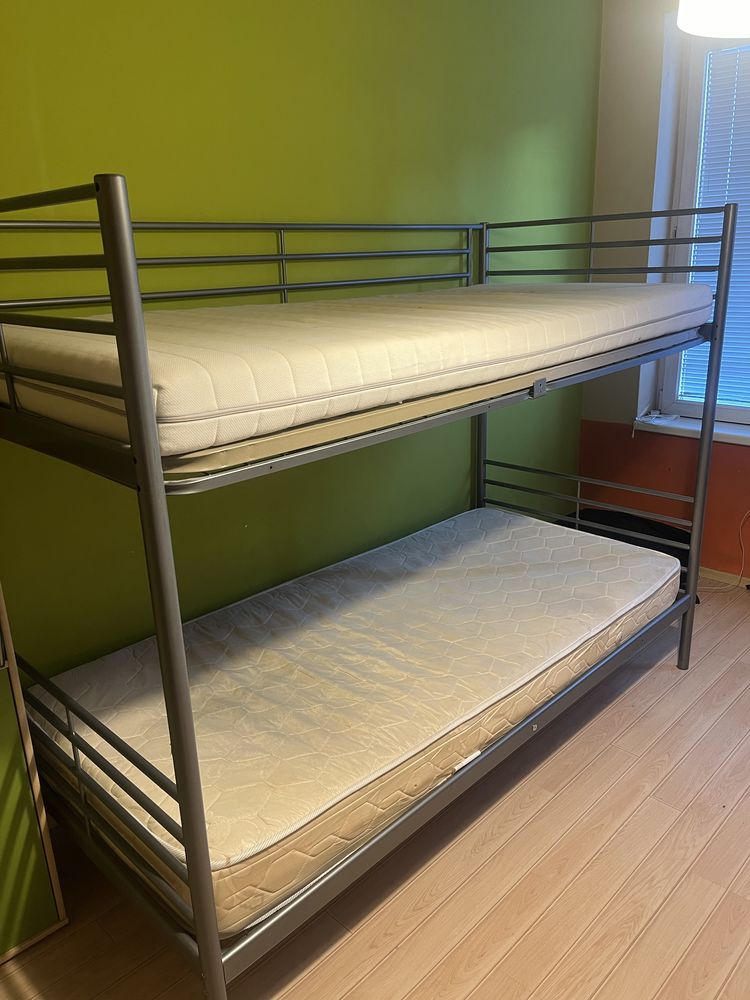 двуетажно легло SVÄRTA IKEA