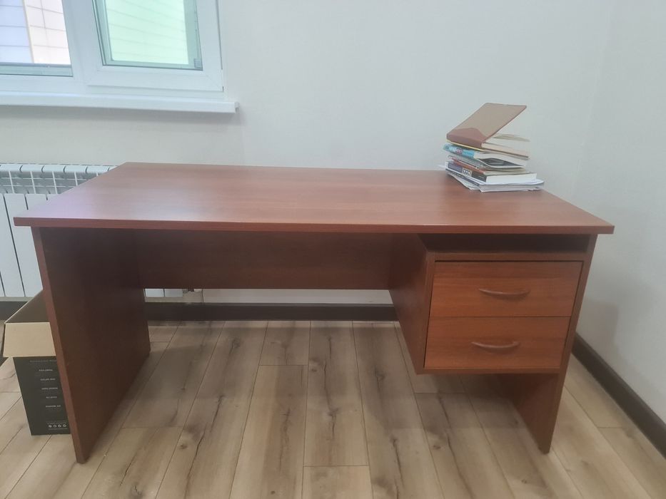 2 рабочих стола, материал мдф