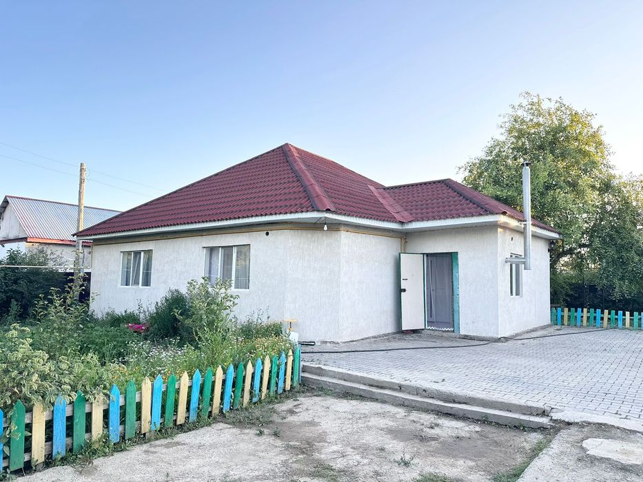 Үй сатылады 4бөлмелі 120кв. 6сот.