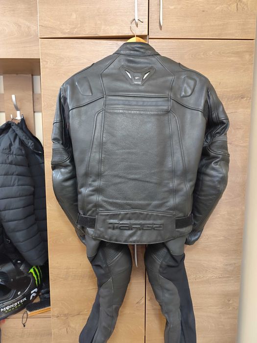 Мото екип от две части