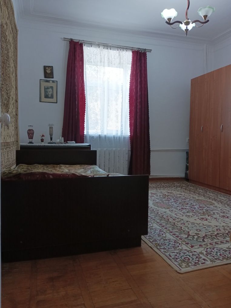 Продам 2 комнатную квартиру на Исиналиева 12
