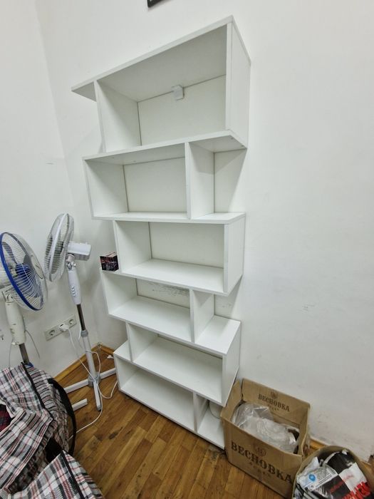 Полка книжная белая