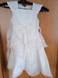Белое платье на 6-7 лет.