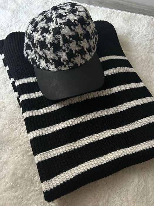 Рокля от плетиво със шапка.