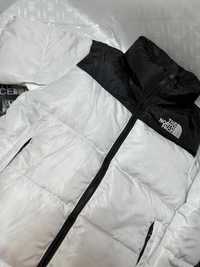 vand geaca northface alba marimea m