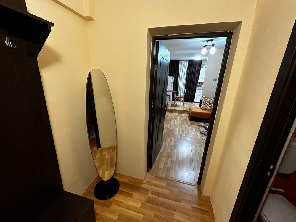 Închiriez garsonieră confort 1